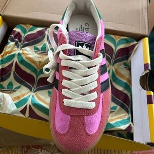 Gucci / Adidas pink size 37- never worn